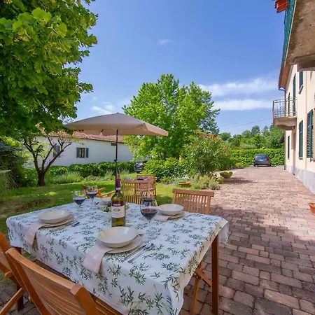 別荘 Casa Clizia Montegrosso dʼAsti